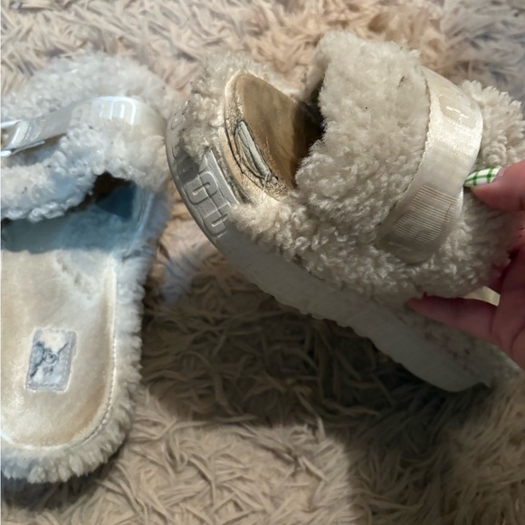 UGG Fluffita Slippers - Picture 7 of 9